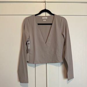 Aritzia Contour V-Neck Long Sleeve Shirt